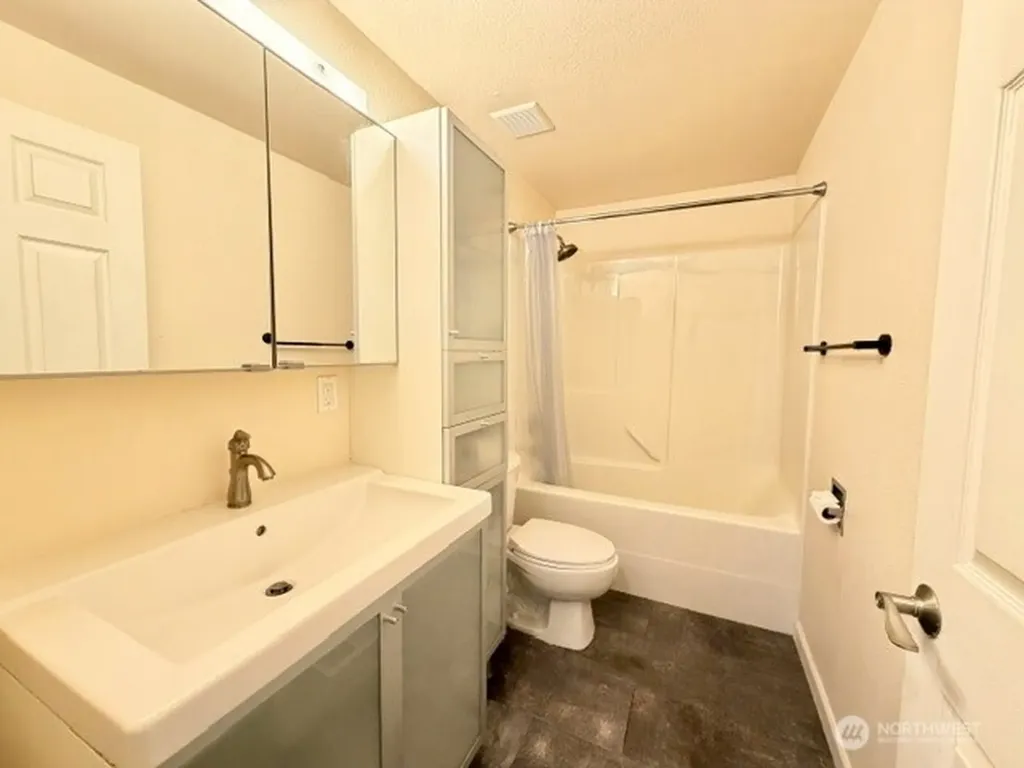 20628 NE 75th Place Redmond WA 98053