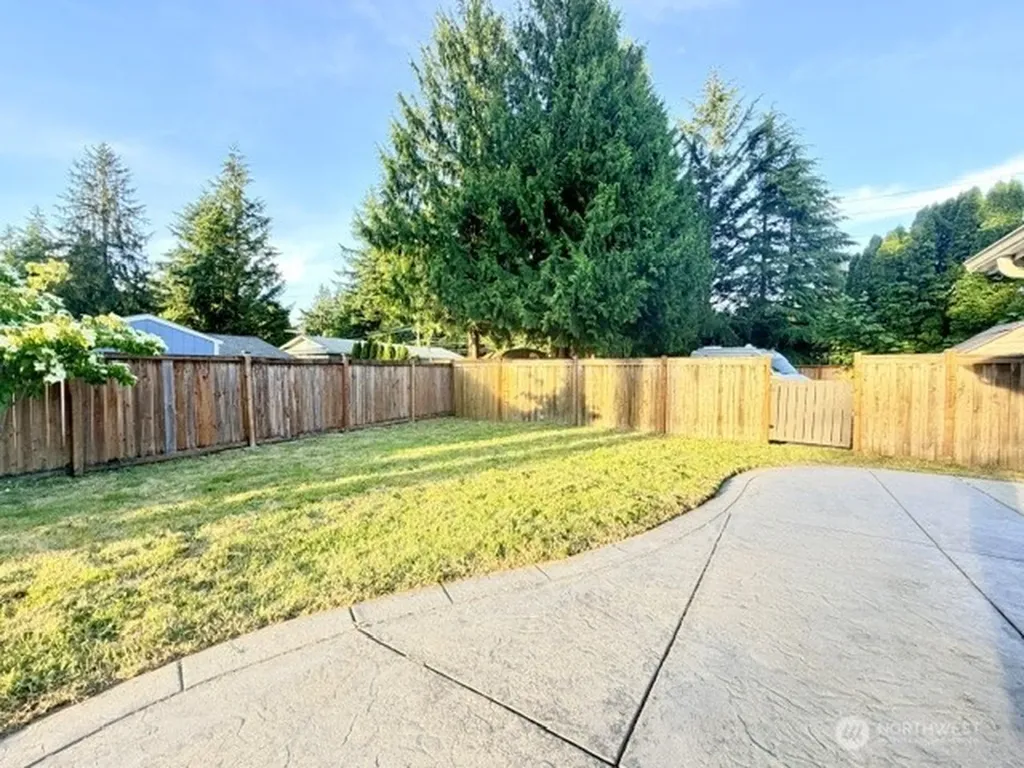 20628 NE 75th Place Redmond WA 98053