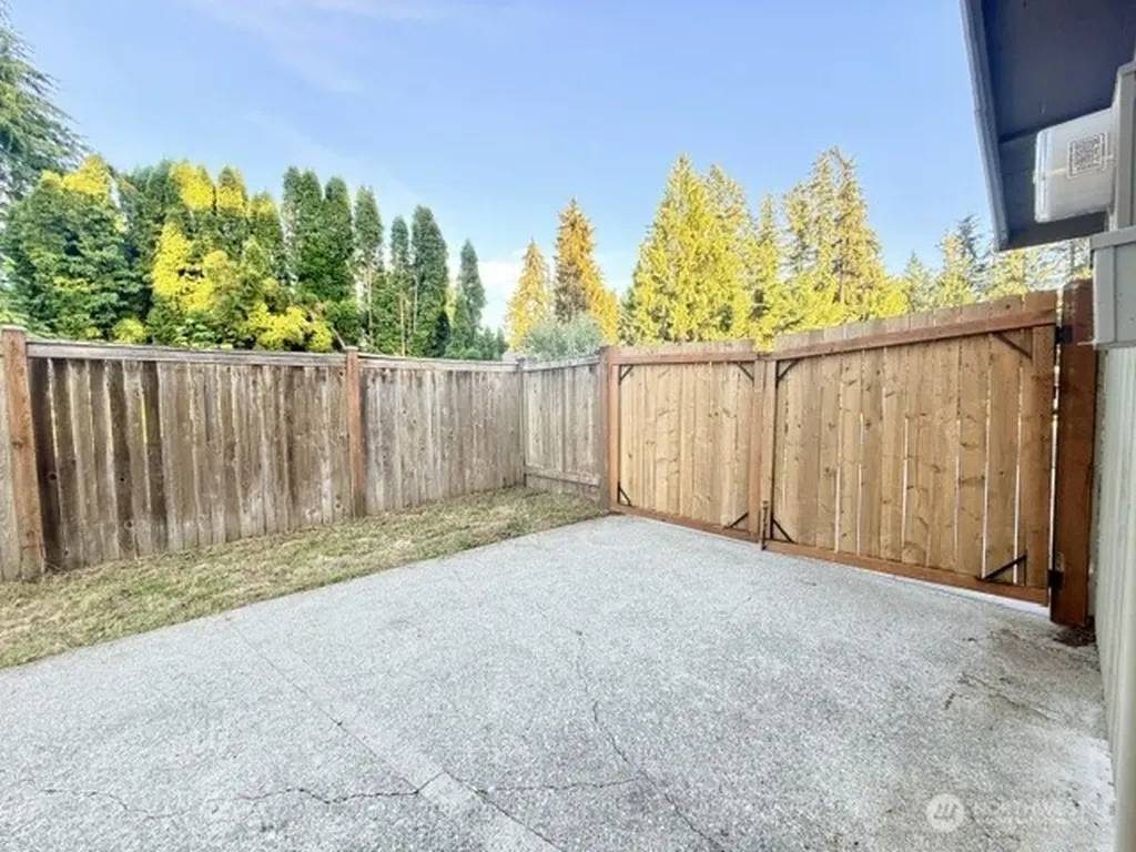 20628 NE 75th Place Redmond WA 98053