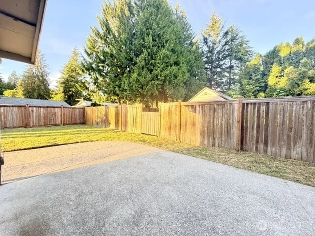 20628 NE 75th Place Redmond WA 98053