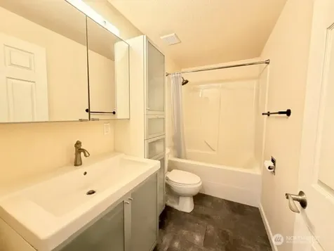 20628 NE 75th Place Redmond WA 98053
