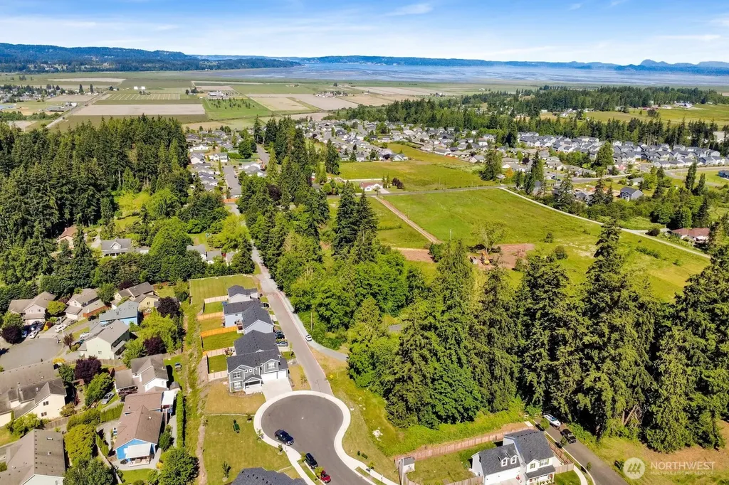 7605 279th Place NW Stanwood WA 98292