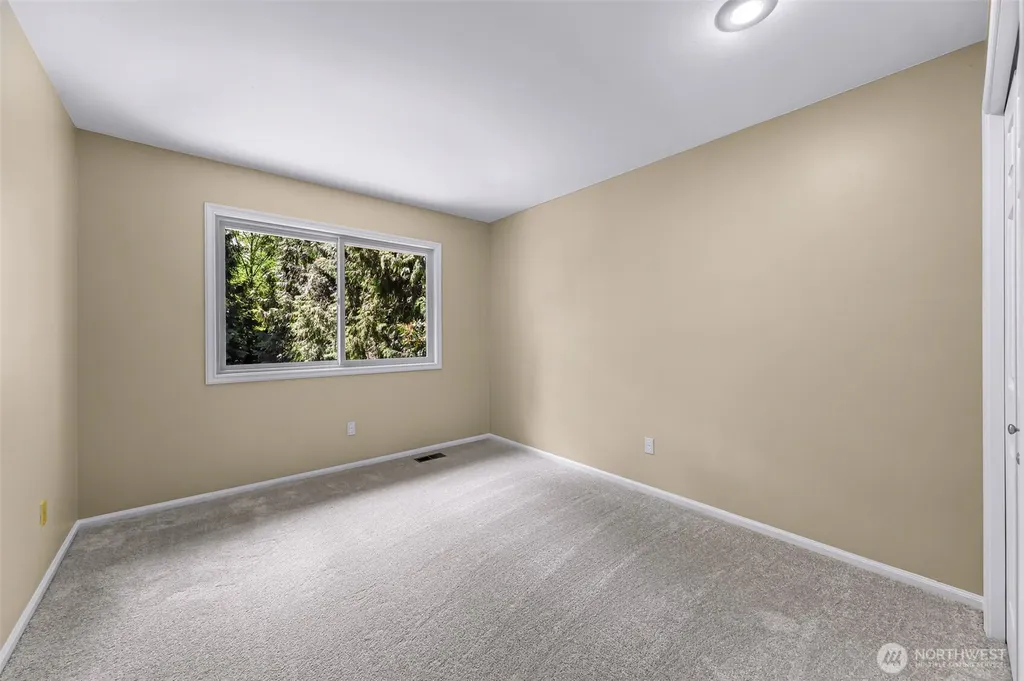 25827 NE 9th Street Sammamish WA 98074