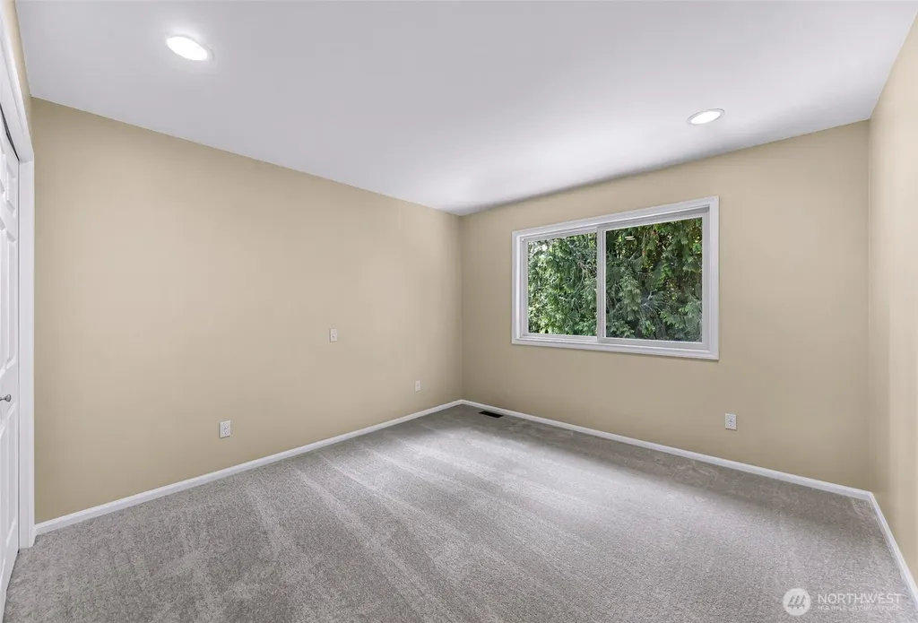 25827 NE 9th Street Sammamish WA 98074
