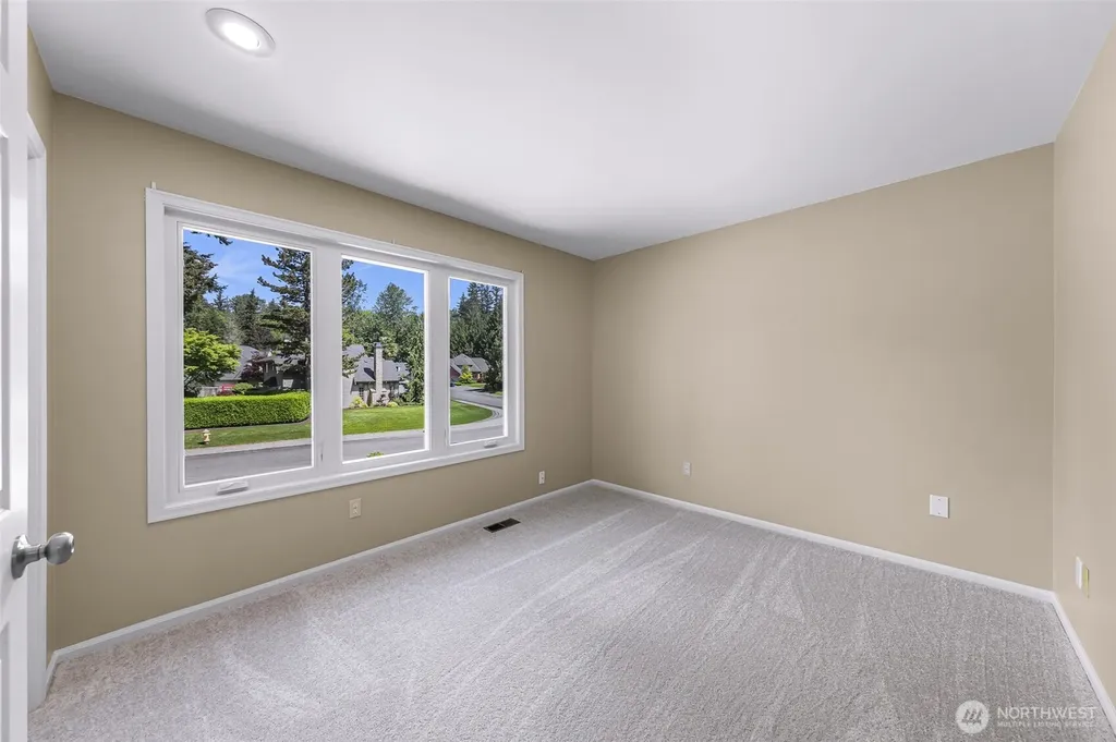25827 NE 9th Street Sammamish WA 98074