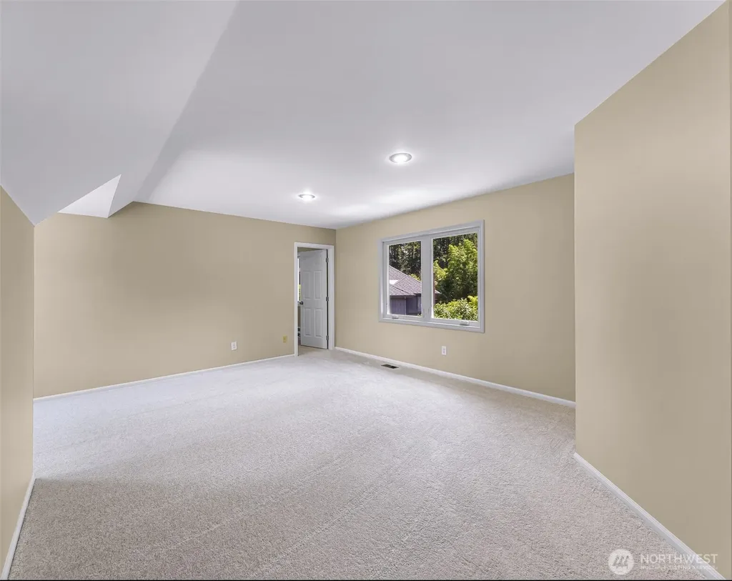 25827 NE 9th Street Sammamish WA 98074