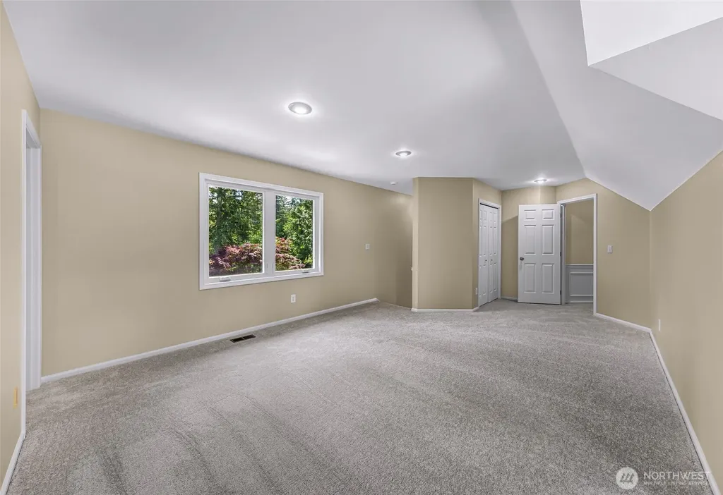 25827 NE 9th Street Sammamish WA 98074