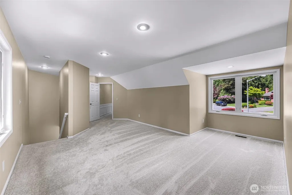 25827 NE 9th Street Sammamish WA 98074