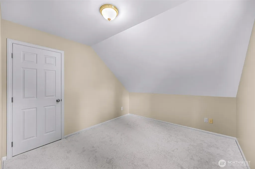 25827 NE 9th Street Sammamish WA 98074