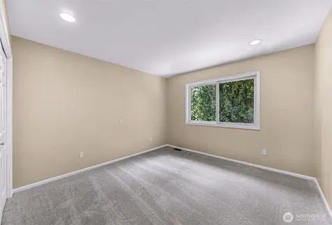 25827 NE 9th Street Sammamish WA 98074