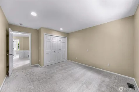 25827 NE 9th Street Sammamish WA 98074