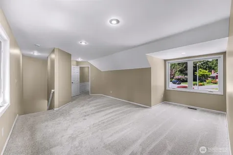 25827 NE 9th Street Sammamish WA 98074