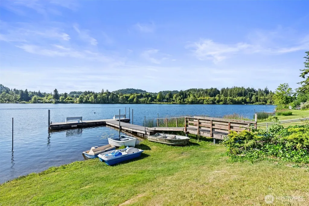 4707 Black Lake Belmore Road SW Olympia WA 98512