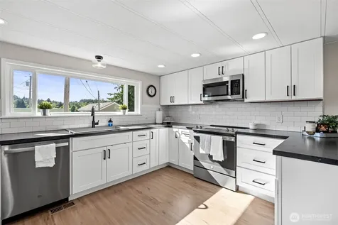 4707 Black Lake Belmore Road SW Olympia WA 98512