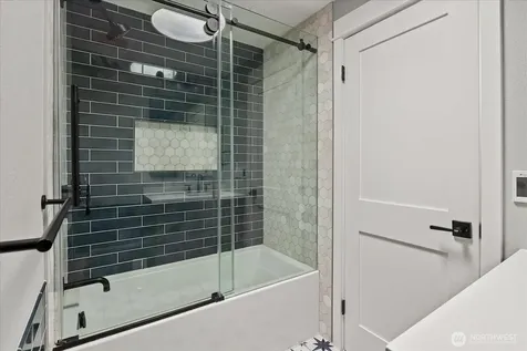 6632 NE 196th Street Kenmore WA 98028