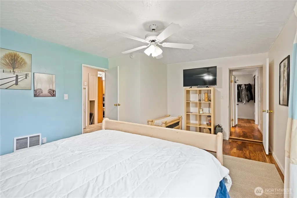 3284 Oak Street Longview WA 98632