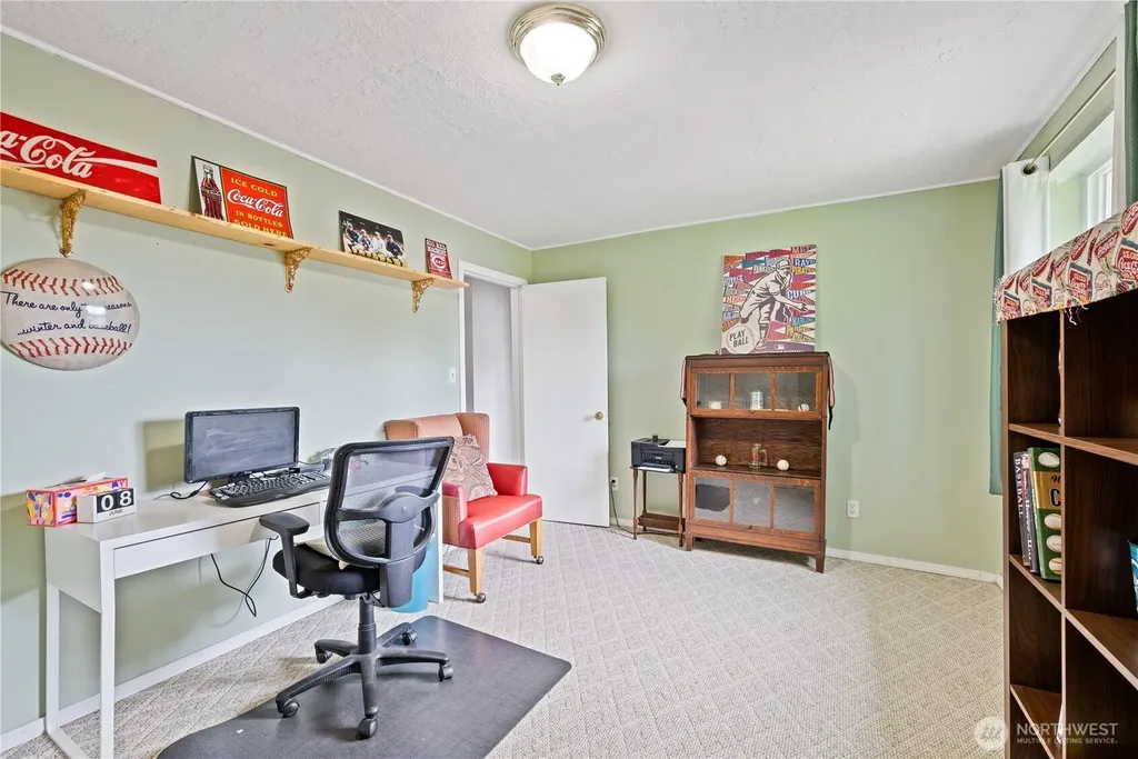 3284 Oak Street Longview WA 98632