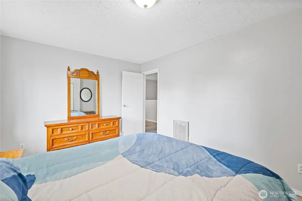 3284 Oak Street Longview WA 98632