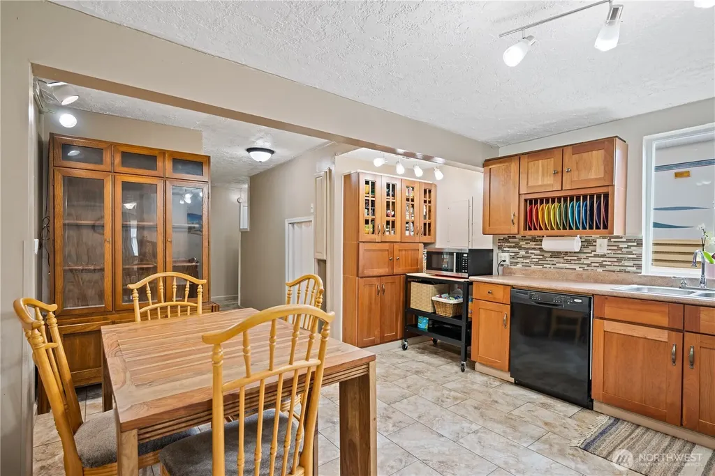 3284 Oak Street Longview WA 98632