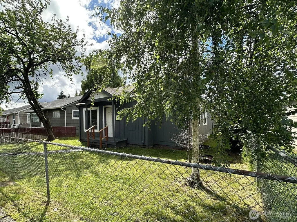 273 Baltimore Street Longview WA 98632