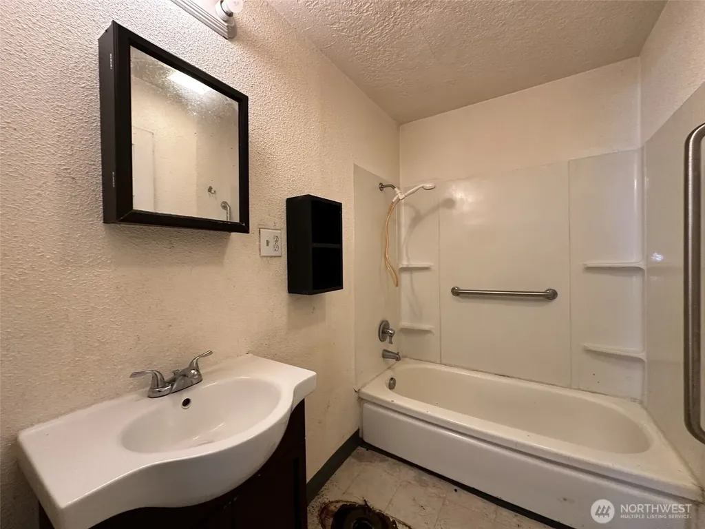 273 Baltimore Street Longview WA 98632