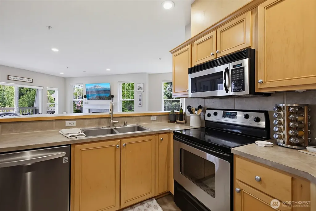 7705 Fairway Avenue SE Snoqualmie WA 98065
