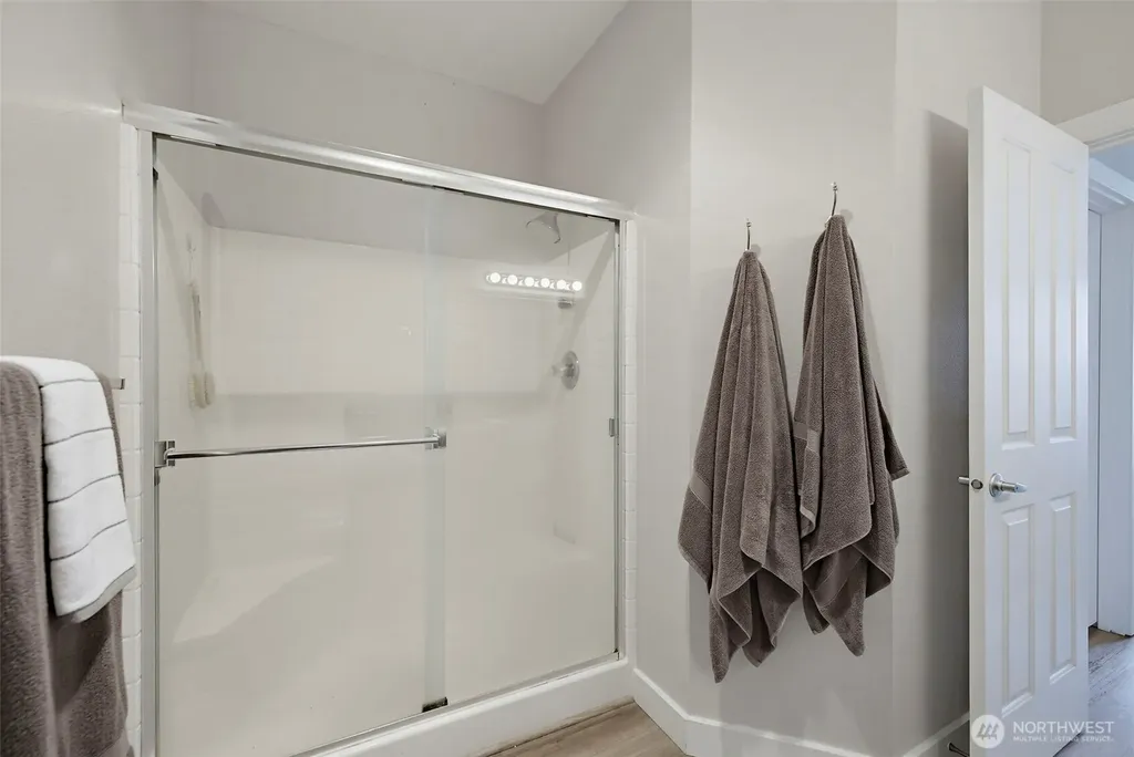 7705 Fairway Avenue SE Snoqualmie WA 98065