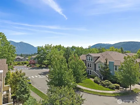 7705 Fairway Avenue SE Snoqualmie WA 98065