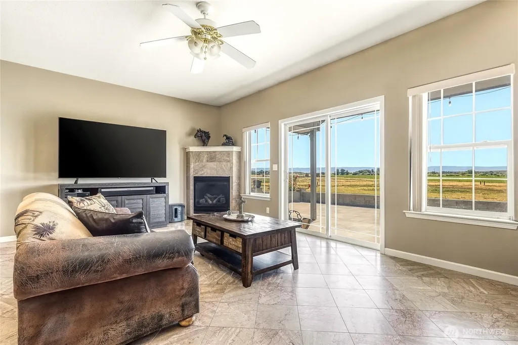 219 Reeds Road Touchet WA 99360