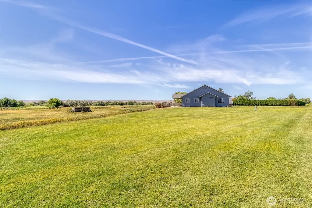 219 Reeds Road Touchet WA 99360