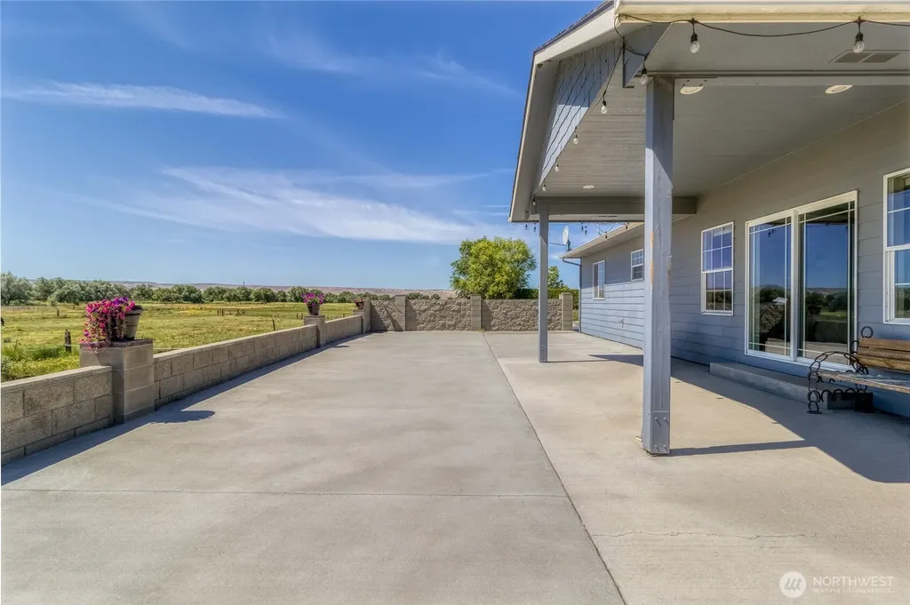 219 Reeds Road Touchet WA 99360