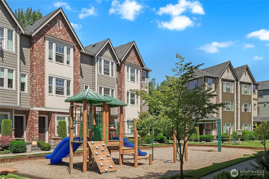 1925 113th Place SE Everett WA 98208