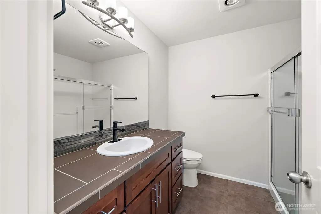 1925 113th Place SE Everett WA 98208