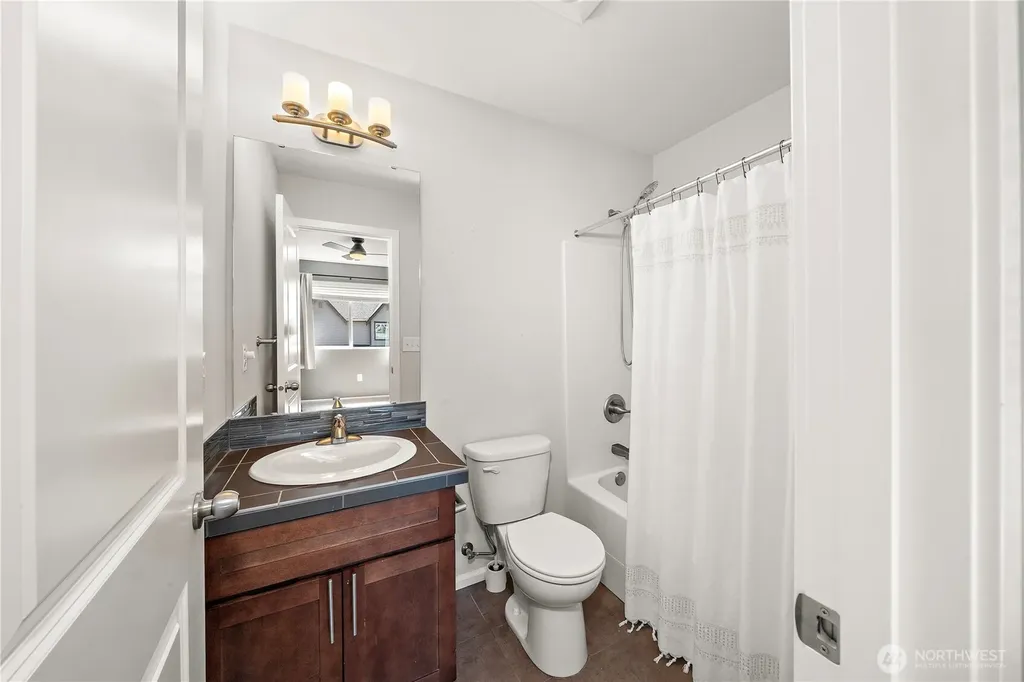 1925 113th Place SE Everett WA 98208