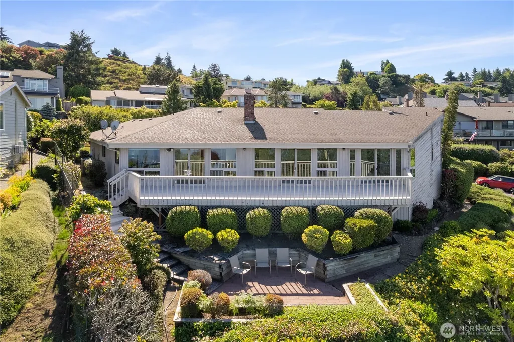 70 Hewitt Drive Steilacoom WA 98388