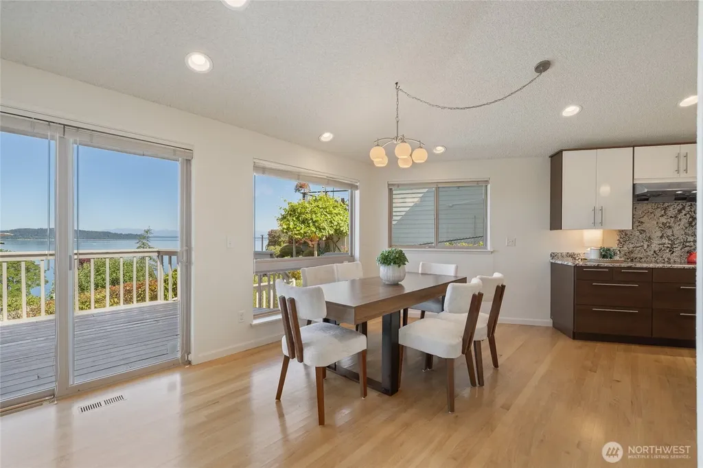 70 Hewitt Drive Steilacoom WA 98388