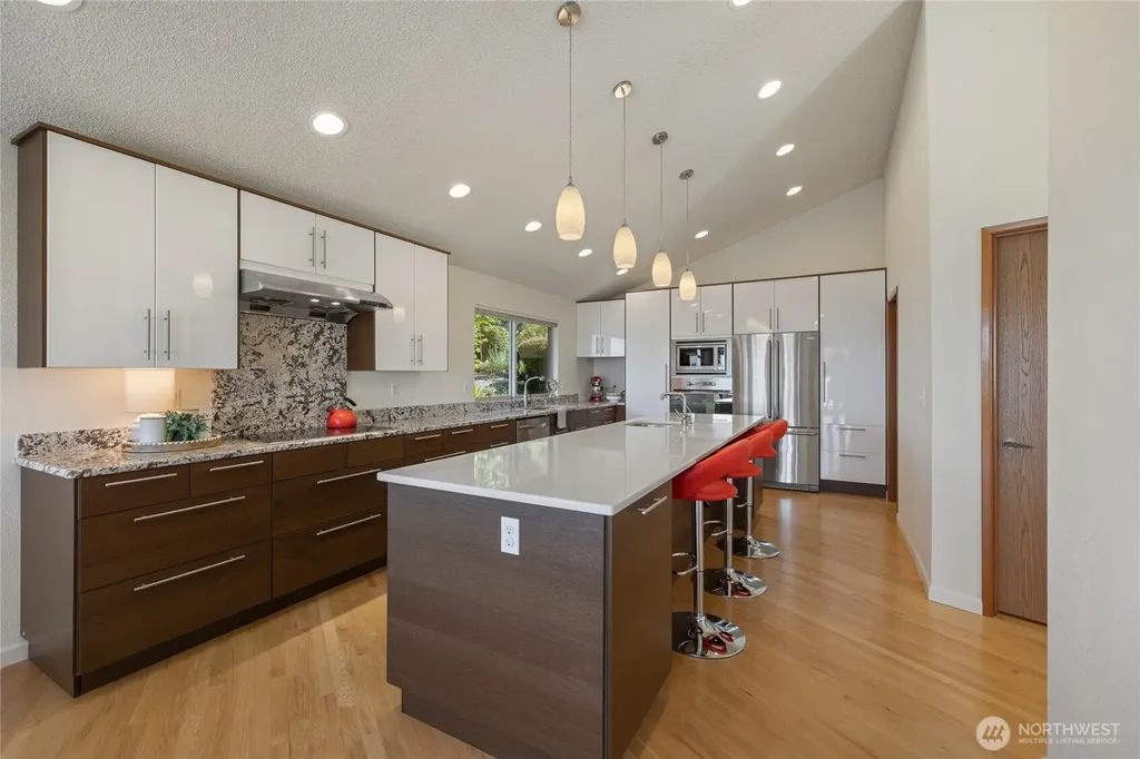 70 Hewitt Drive Steilacoom WA 98388