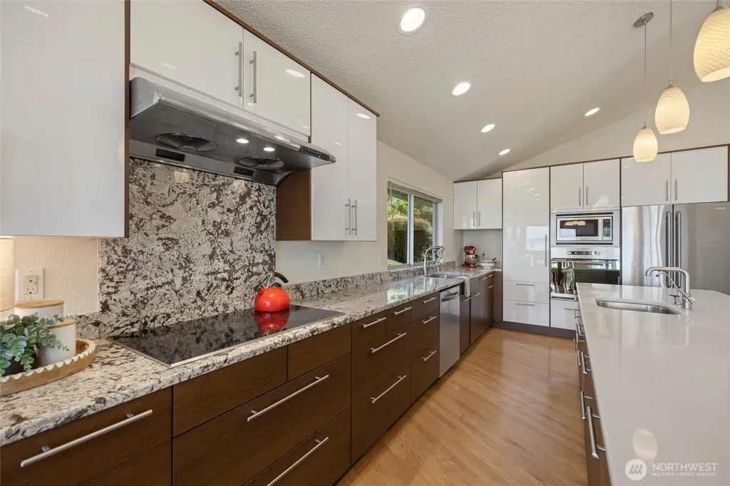 70 Hewitt Drive Steilacoom WA 98388