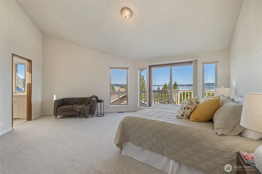 70 Hewitt Drive Steilacoom WA 98388