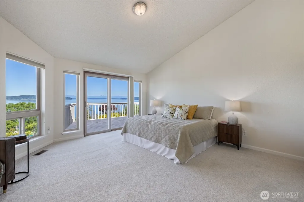 70 Hewitt Drive Steilacoom WA 98388