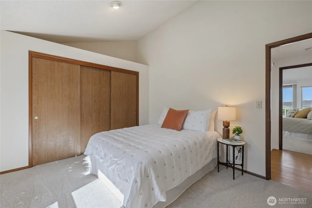 70 Hewitt Drive Steilacoom WA 98388