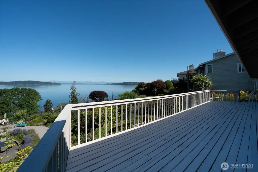 70 Hewitt Drive Steilacoom WA 98388