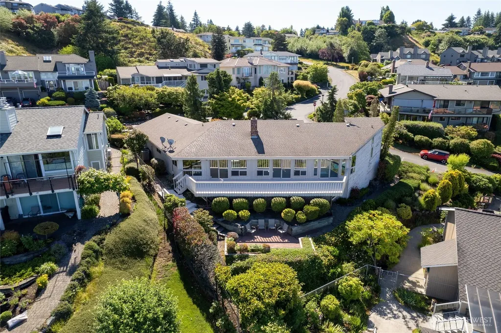 70 Hewitt Drive Steilacoom WA 98388