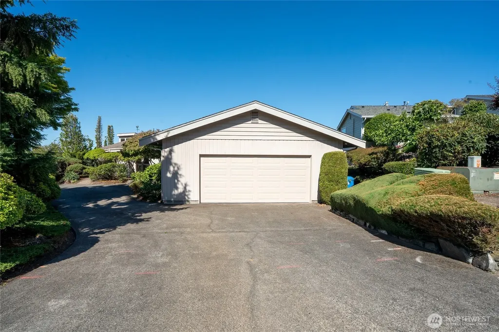 70 Hewitt Drive Steilacoom WA 98388