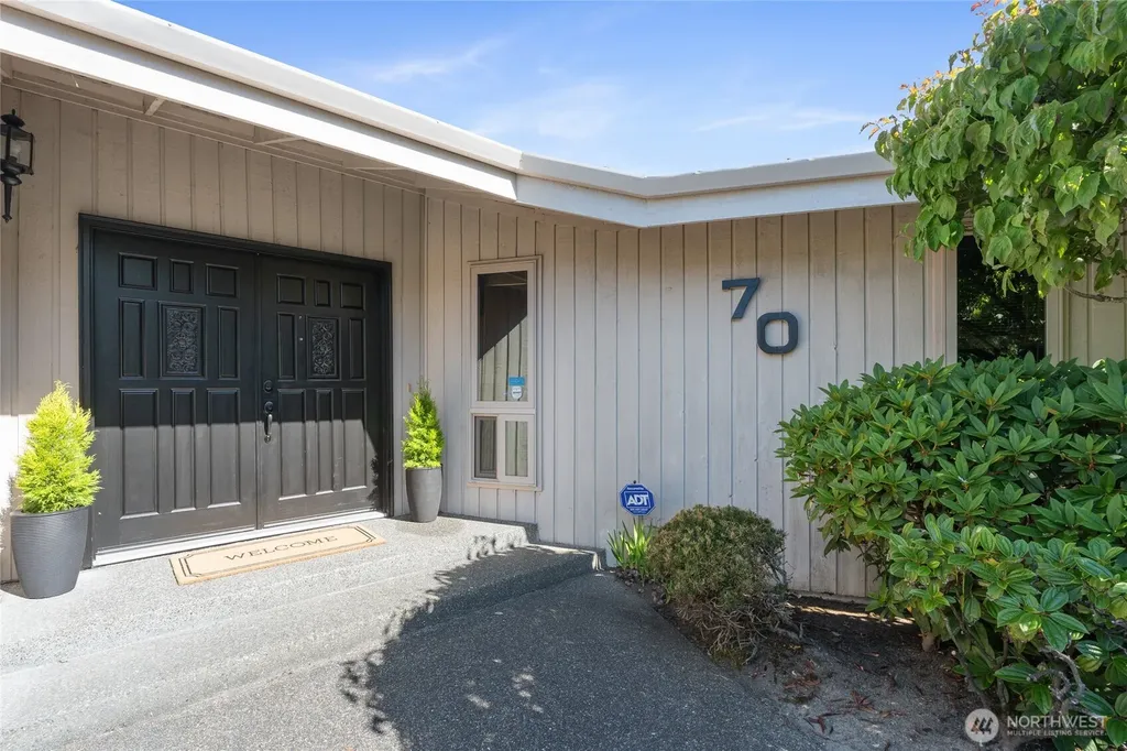 70 Hewitt Drive Steilacoom WA 98388