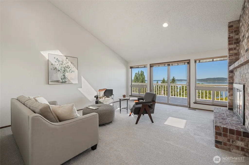 70 Hewitt Drive Steilacoom WA 98388