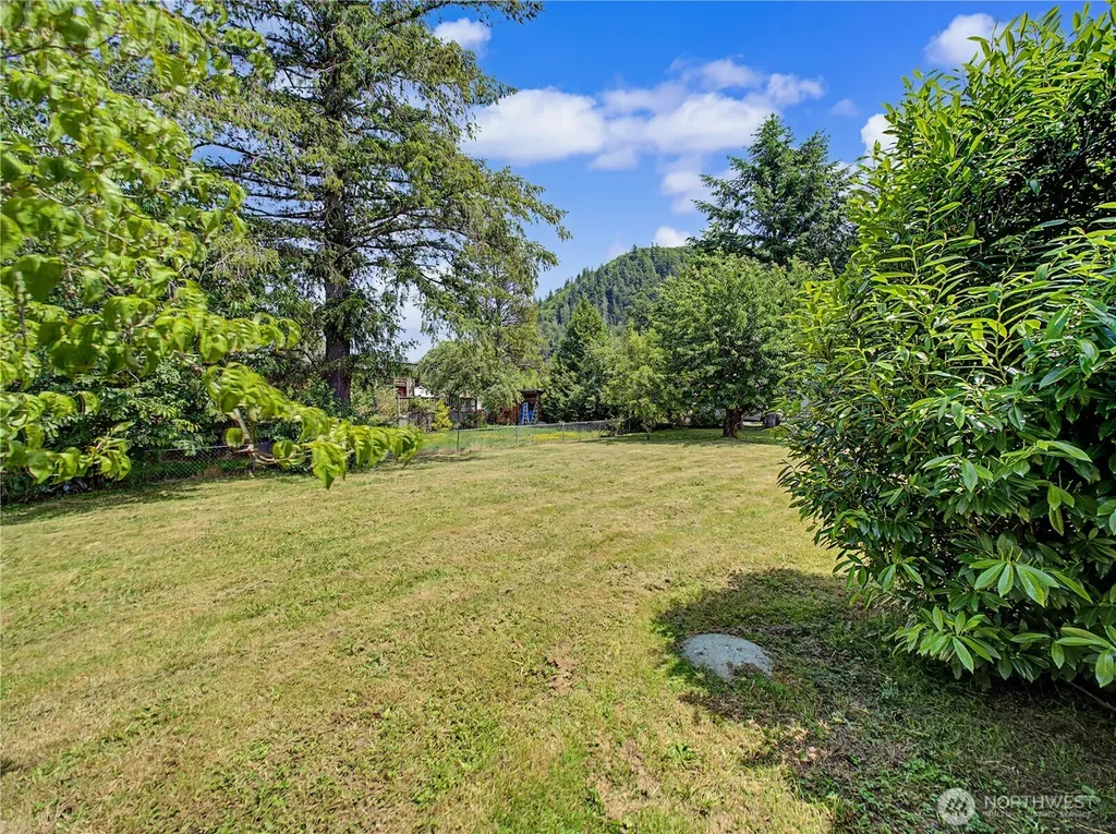 35314 312th Way SE Enumclaw WA 98022