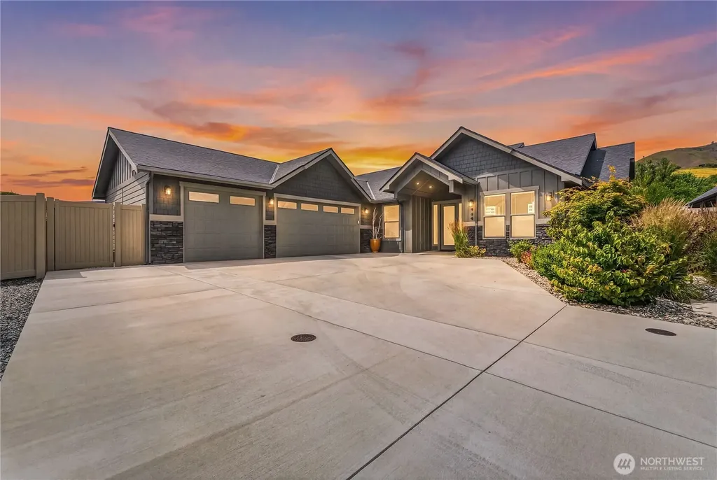 966 Bentley Lane Wenatchee WA 98801