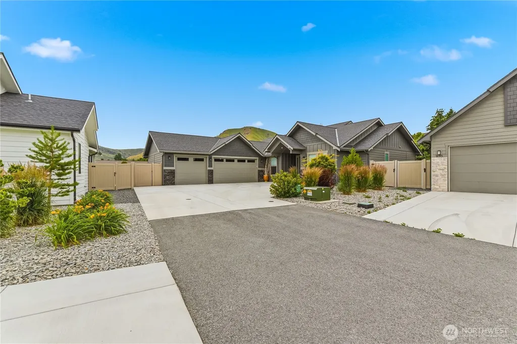 966 Bentley Lane Wenatchee WA 98801