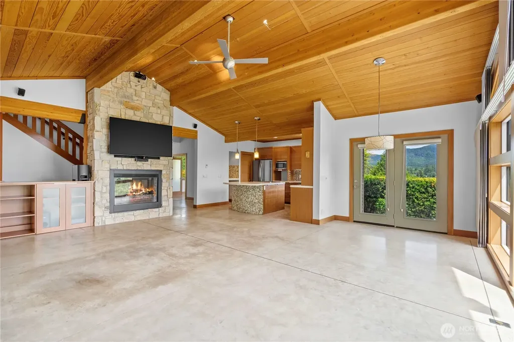 39229 278th Way SE Enumclaw WA 98022